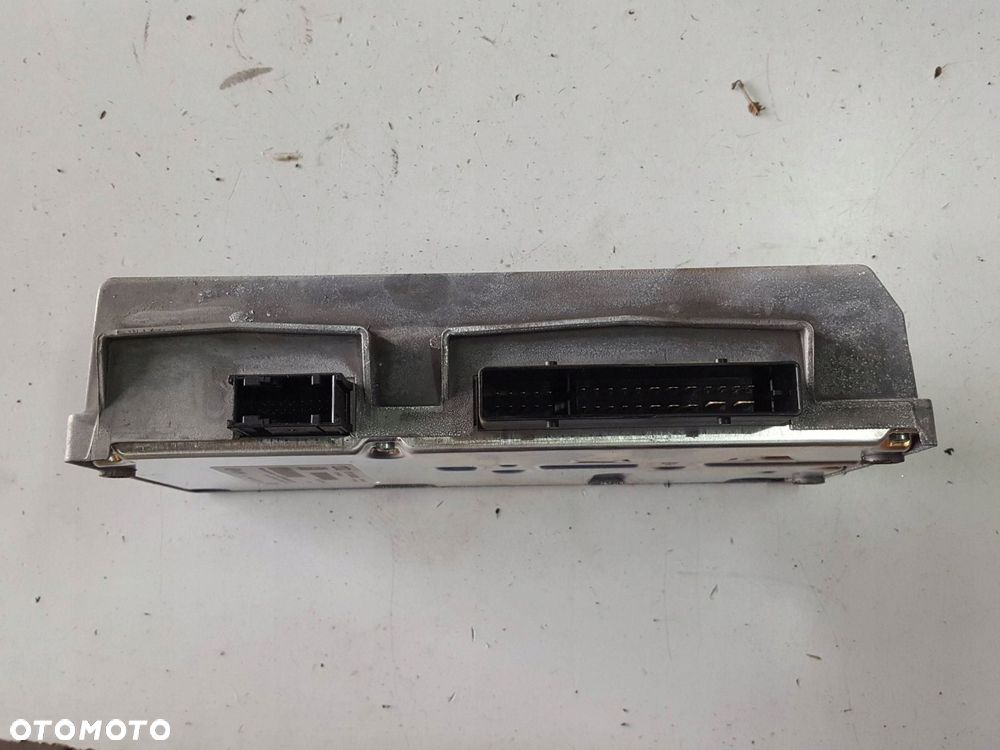 AUDI A4 B8 LIFT 11-15r WZMACNIACZ RADIA AUDIO 8T1035223 - 3