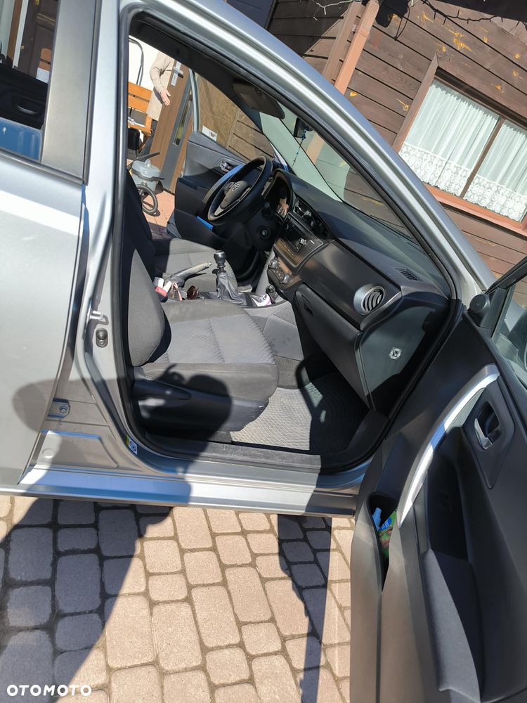 Toyota Auris 1.4 D-4D Life - 5