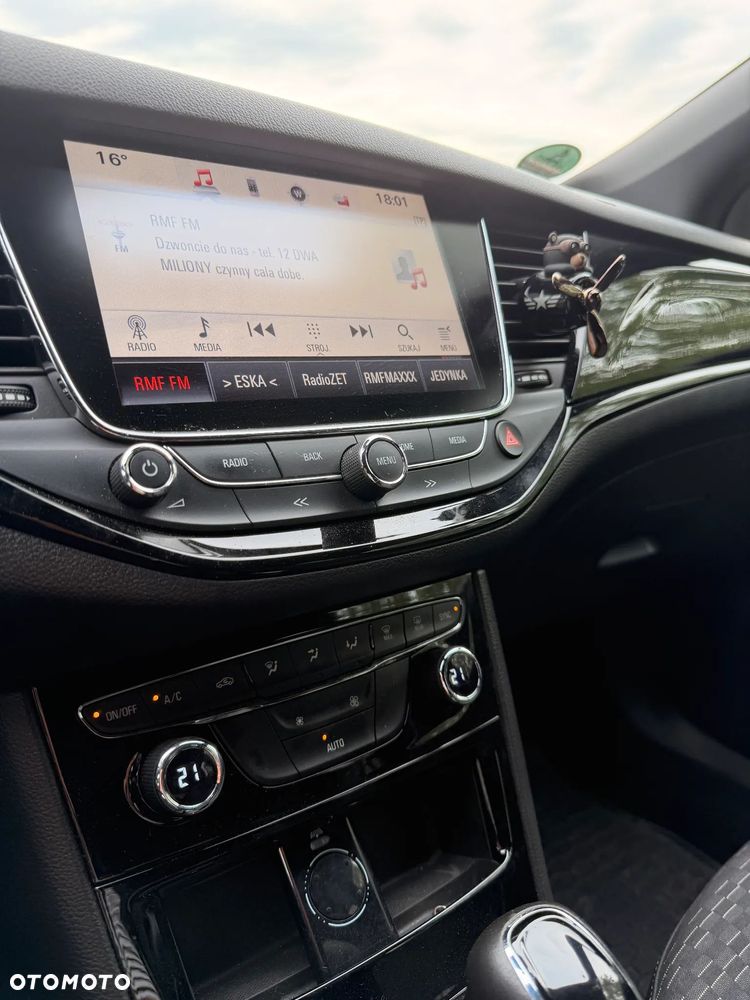 Opel Astra 1.4 T Dynamic S&S - 11