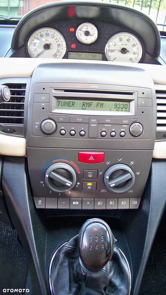 Lancia Ypsilon 1.2 16v Class - 15