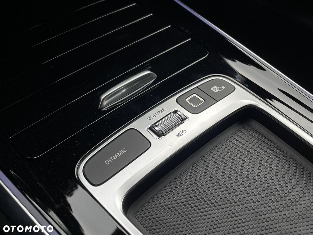 Mercedes-Benz GLB - 23