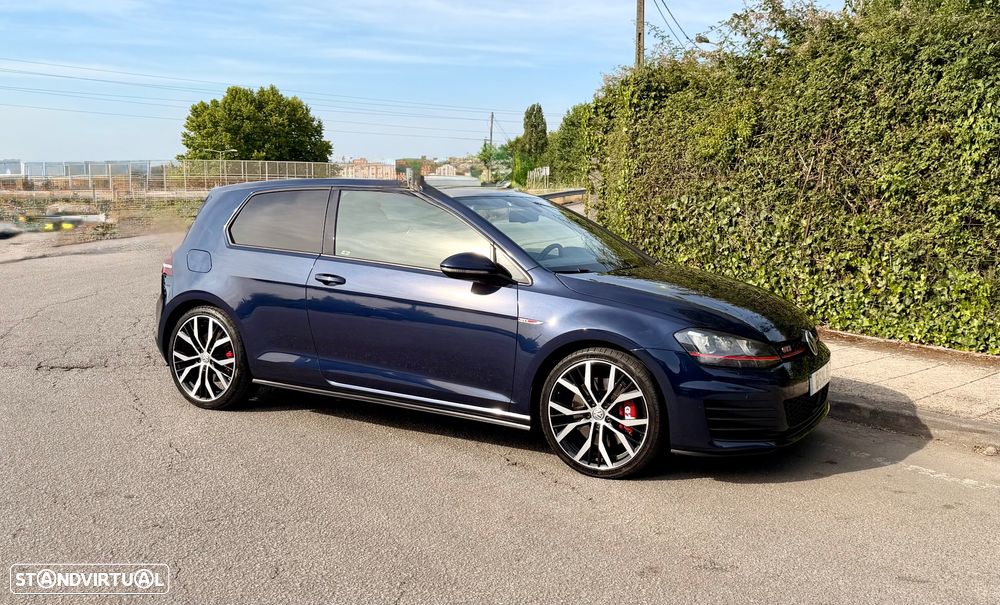 VW Golf GTI Performance BlueMotion - 1