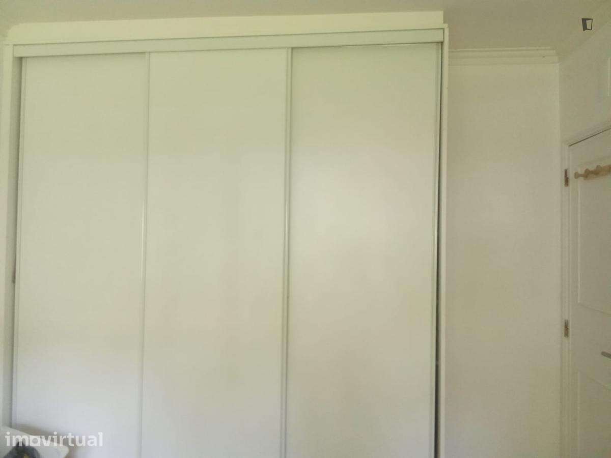 Quarto - localizado em Oeiras Lisbon - Grande imagem: 3/15