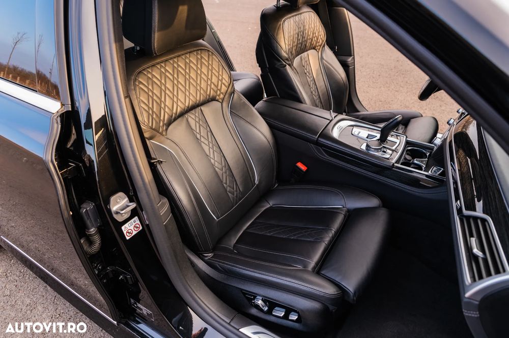 BMW Seria 7 740d xDrive MHEV - 33