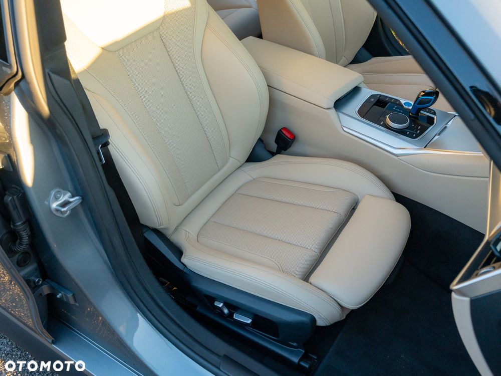 BMW i4 - 20