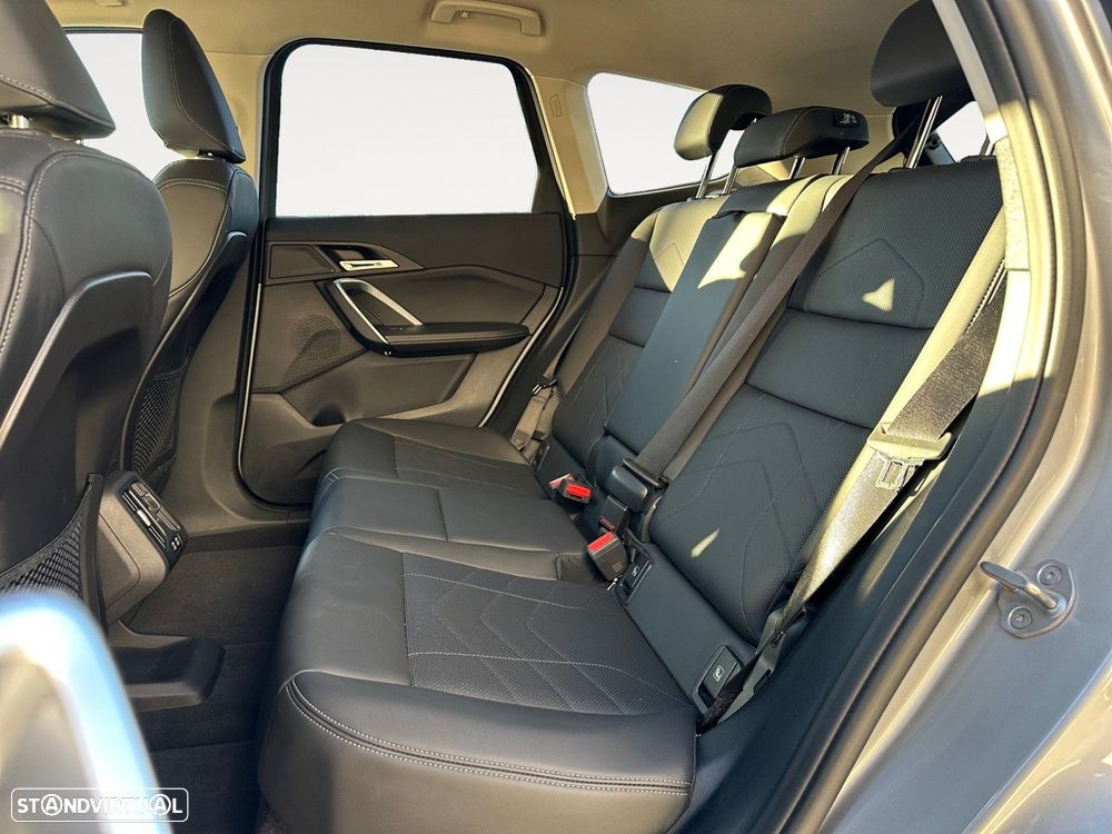 BMW iX1 eDrive20 - 13