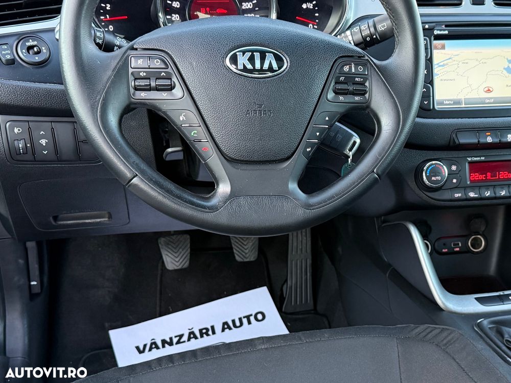 Kia Ceed 1.6 CRDi 128 ISG SW Dream-Team Edition - 22