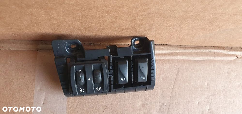 Panel sterowania przełącznik regulacji świateł Renault Trafic III Vivaro B - 4
