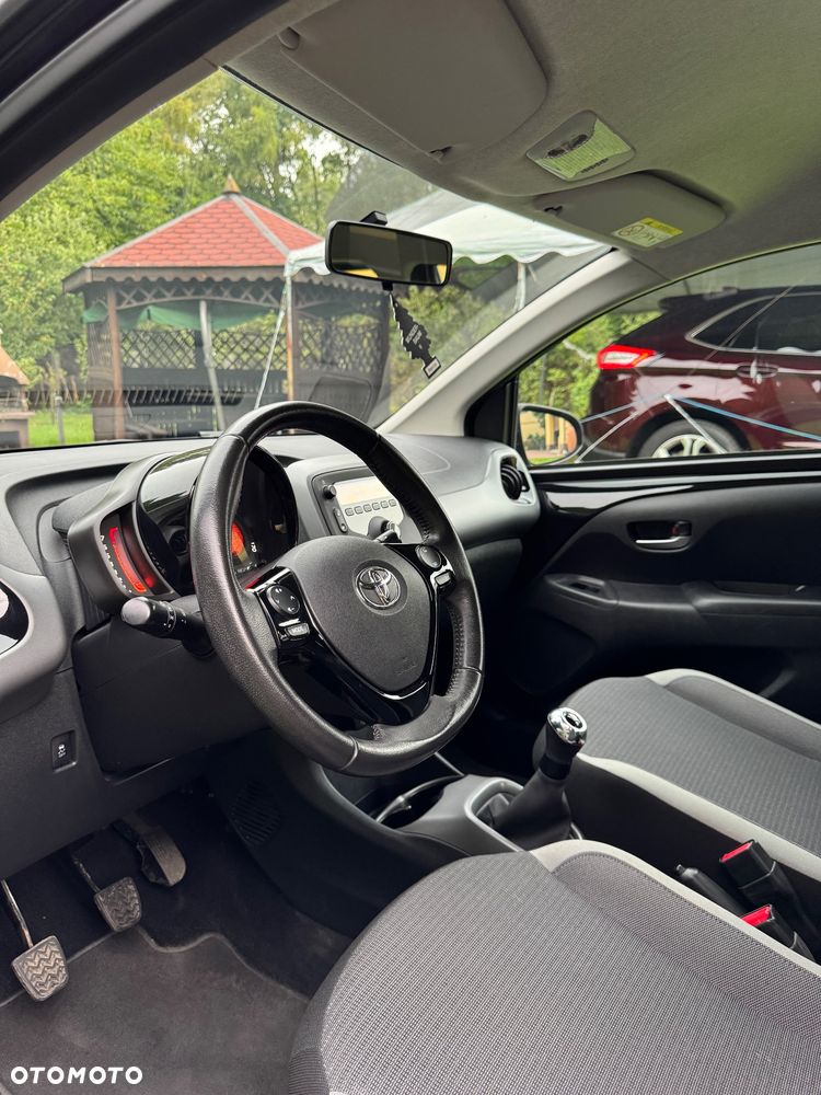 Toyota Aygo x-play - 15