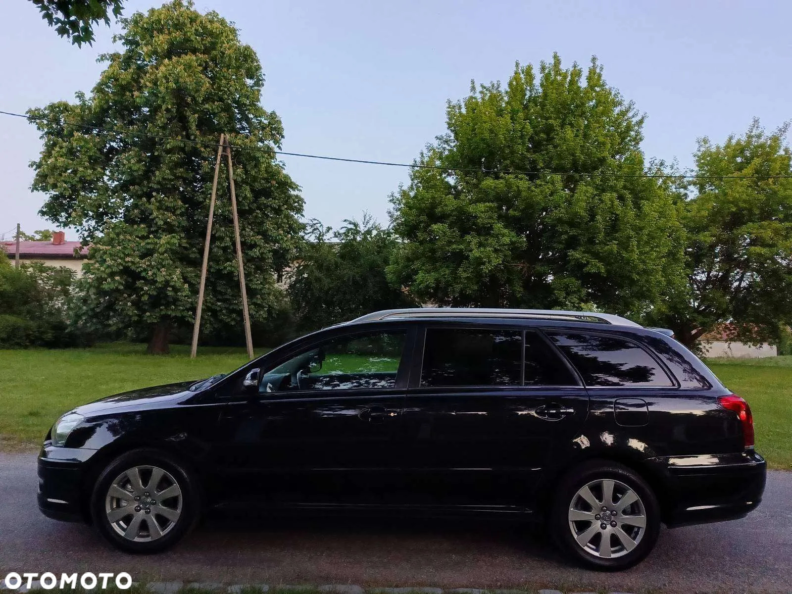 Toyota Avensis 1.8 VVT-i Combi Sol - 8