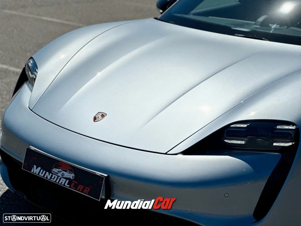 Porsche Taycan Cross Turismo 4 - 20