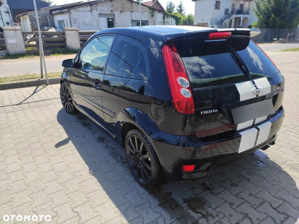 Ford Fiesta 2.0 ST - 4
