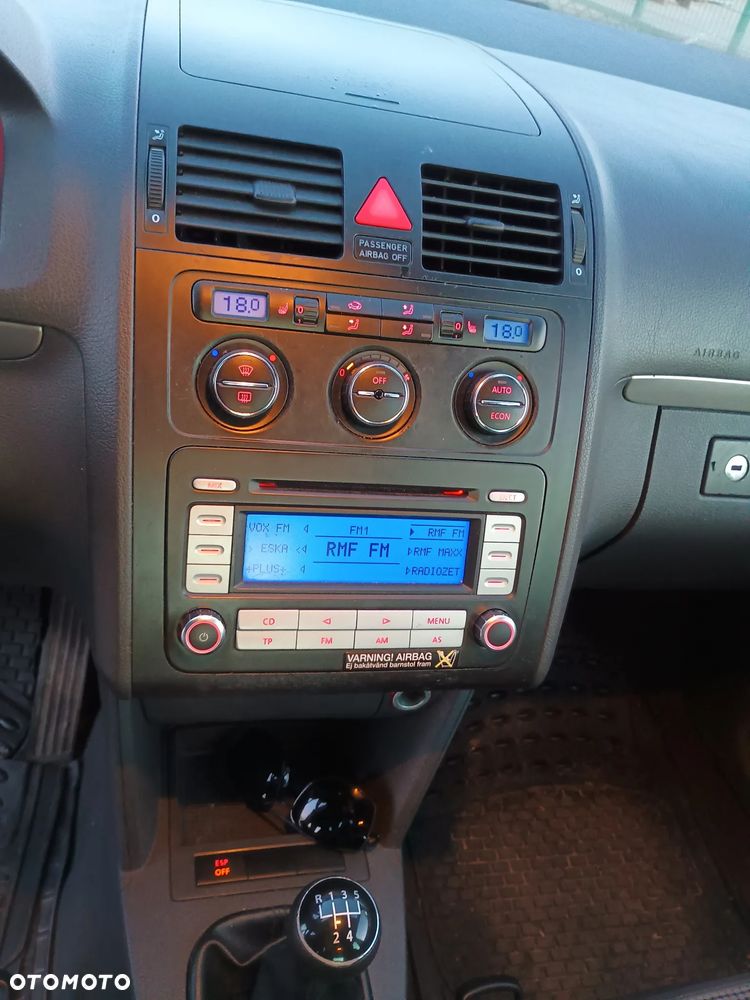 Volkswagen Touran 1.9 TDI Highline - 15