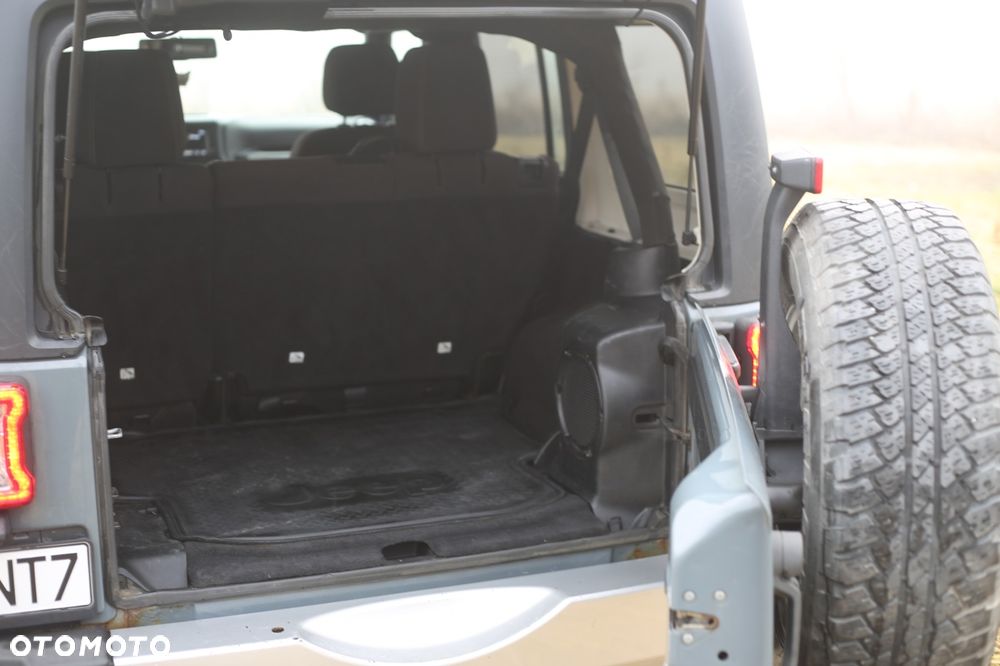 Jeep Wrangler - 10