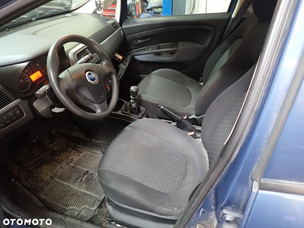 CZĘŚCI - Fiat Grande Punto 1,4 8V 77KM 350A1000 HB 5D lakier 133/B 2007r. INDEX - 9986 - 6
