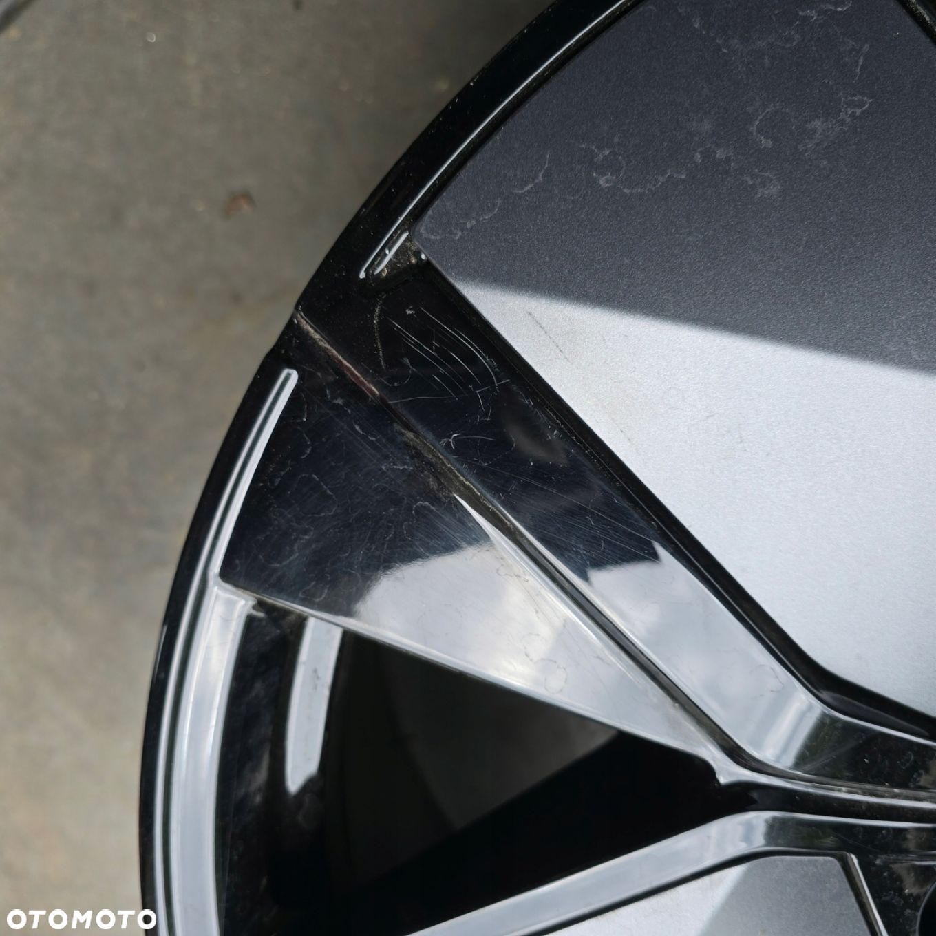 VW TOUAREG 3 21x9,5J ET31 5X112 769601025AJ AM 1X - 3