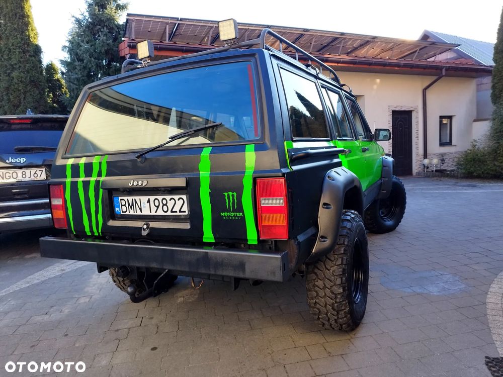 Jeep Cherokee 2.5 Sport - 4