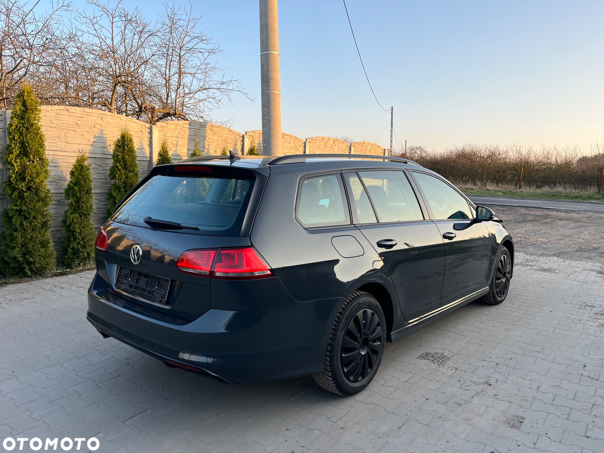Volkswagen Golf Variant 2.0 TDI (BlueMotion Technology) Comfortline - 4