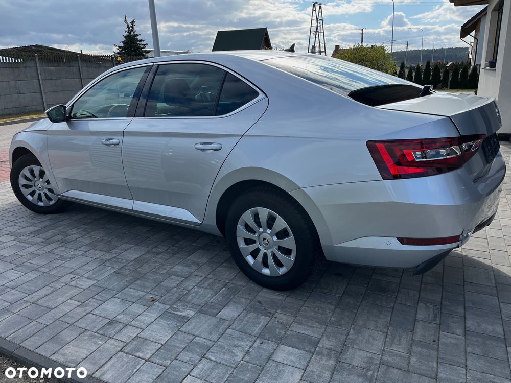 Skoda Superb 1.5 TSI ACT DSG Ambition - 7