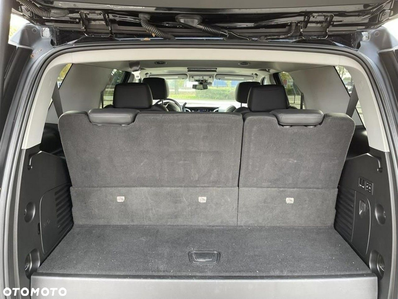 Cadillac Escalade - 21