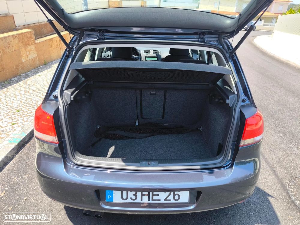 VW Golf 2.0 TDi Confortline - 24