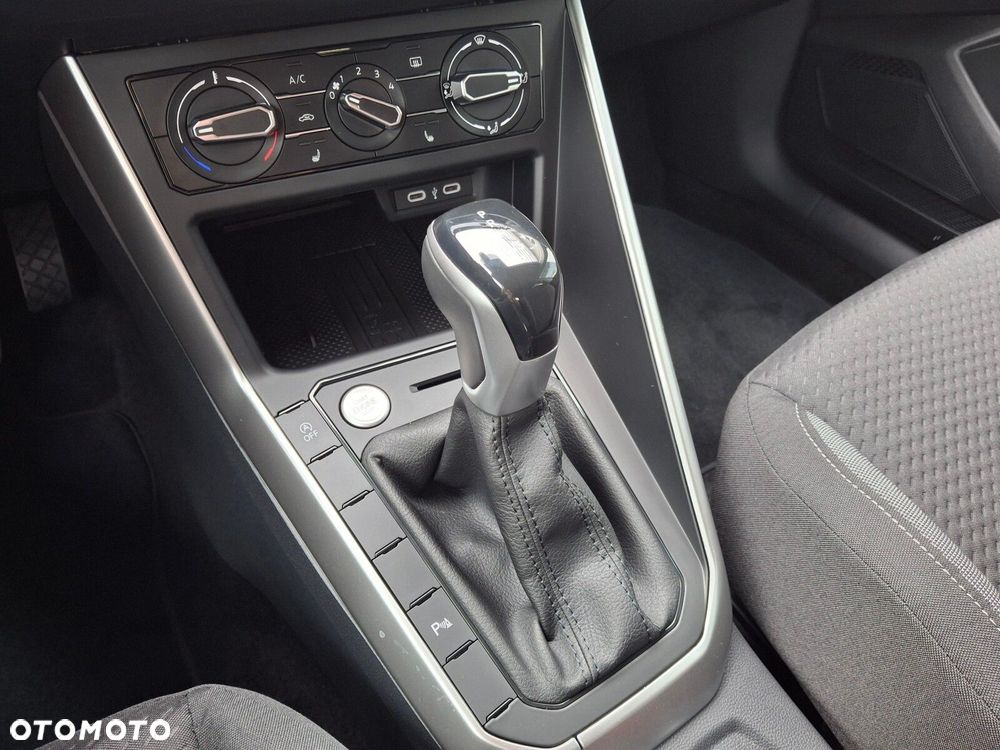 Volkswagen Polo 1.0 TSI Life Plus DSG - 34