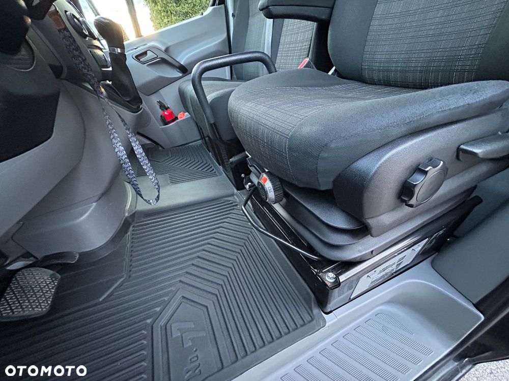 Mercedes-Benz Sprinter - 14