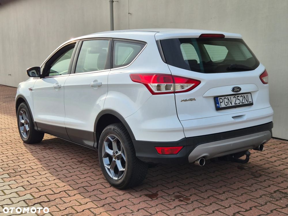 Ford Kuga 2.0 TDCi 2x4 Titanium - 20
