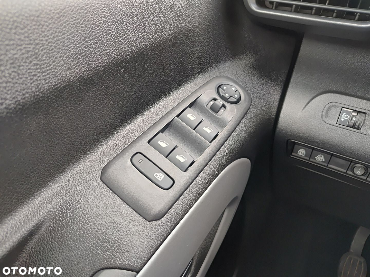 Toyota Proace City Verso 1.2 D-4T Business - 16