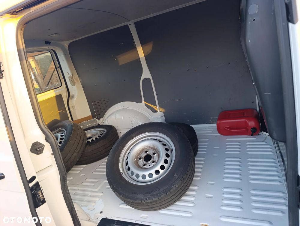 Volkswagen Transporter - 11