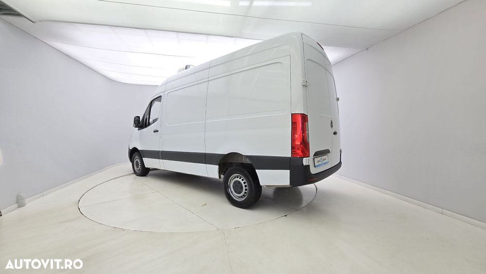 Mercedes-Benz Sprinter - 10