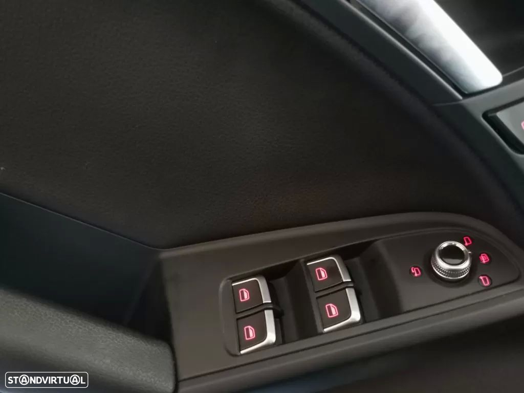 Audi A5 Cabrio 2.0 TDi S-line - 9