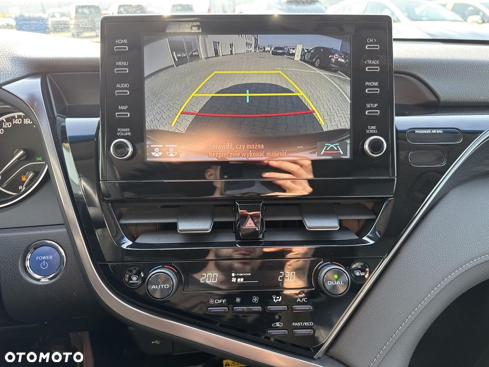 Toyota Camry 2.5 Hybrid Executive CVT - 16