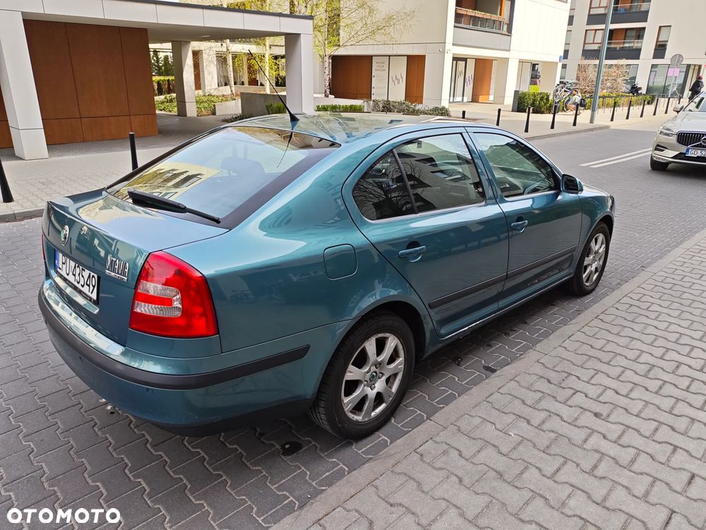 Skoda Octavia 1.6 FSI Ambiente - 22