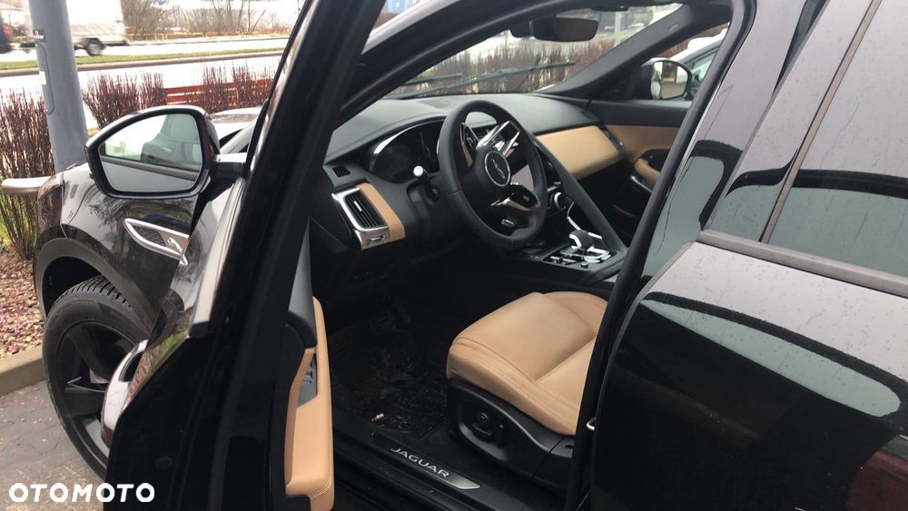Jaguar E-Pace 2.0 P200 mHEV AWD R-Dynamic Black - 6