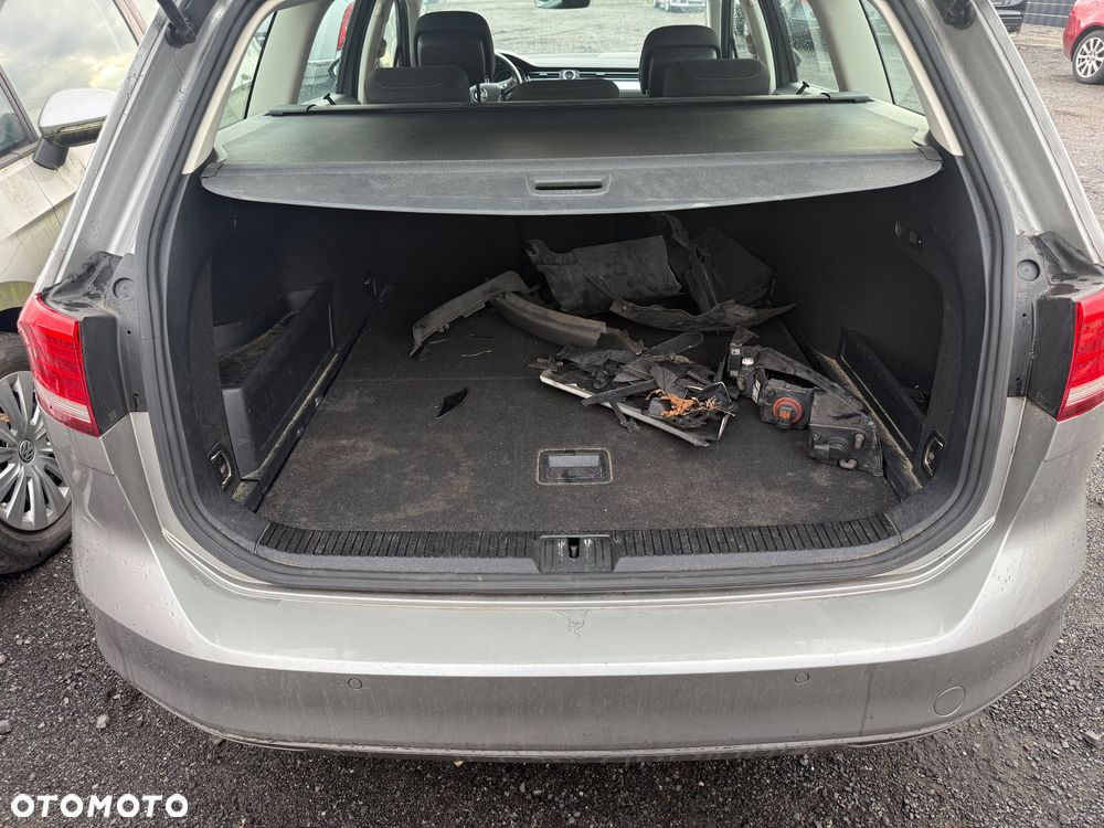 Volkswagen Passat 2.0 TDI (BlueMotion Technology) DSG Comfortline - 8