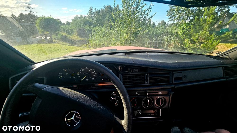 Mercedes-Benz W201 (190) - 6