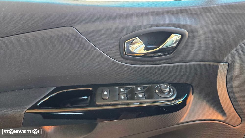 Renault Captur 1.2 TCe Exclusive EDC - 17