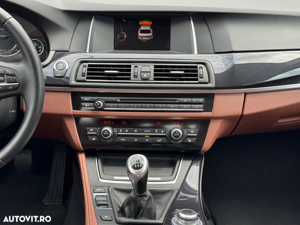 BMW Seria 5 518d Luxury Line - 12