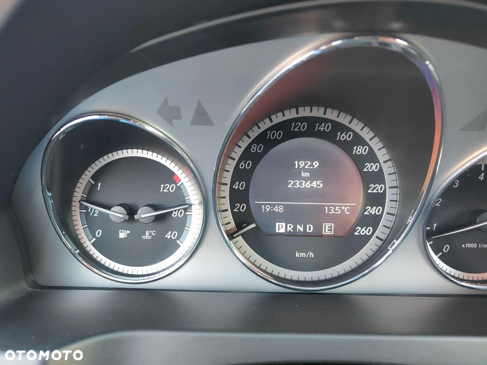 Mercedes-Benz Klasa C 200 (BlueEFFICIENCY) 7G-TRONIC Avantgarde - 10