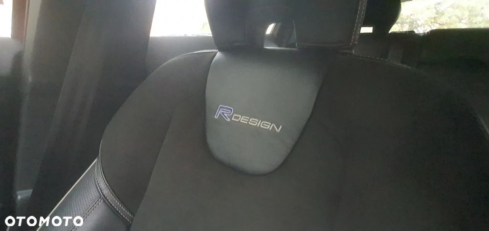 Volvo V40 D2 R Design - 4