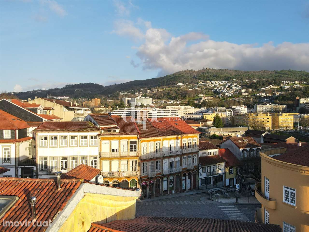 Prédio para investimento com 5 frações no coração de Guimarães - Grande imagem: 4/11