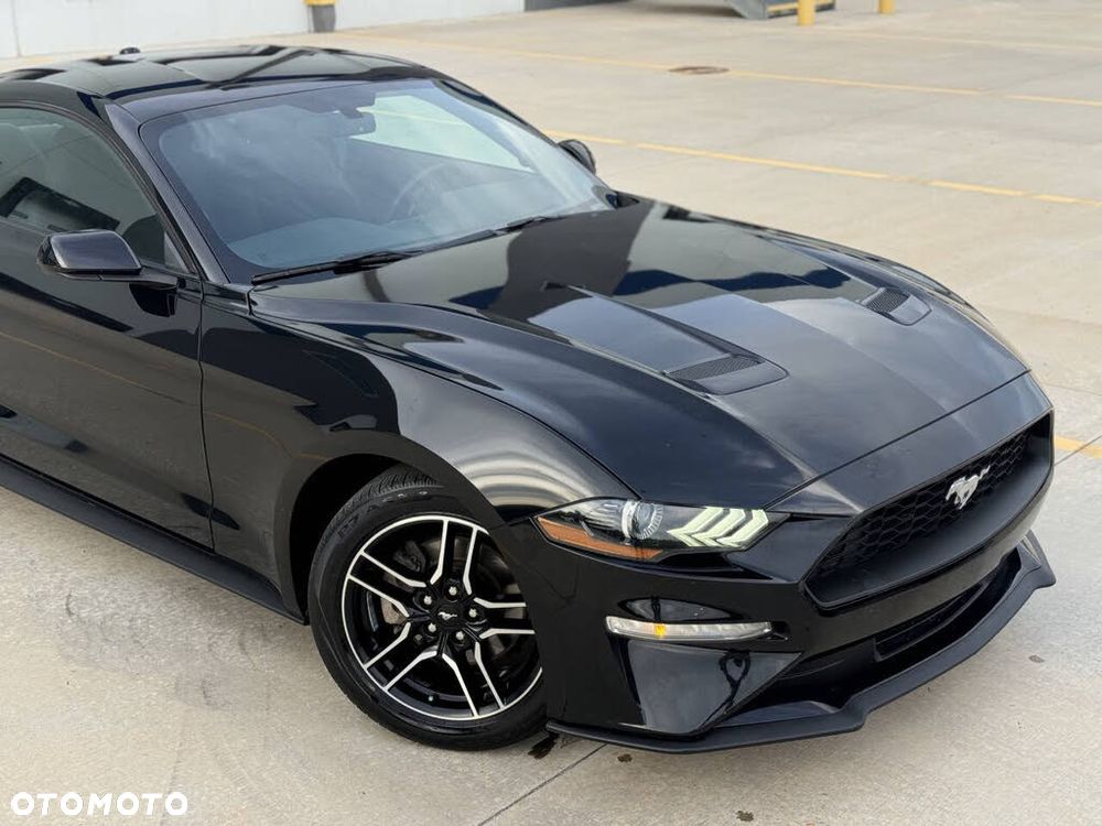 Ford Mustang - 8