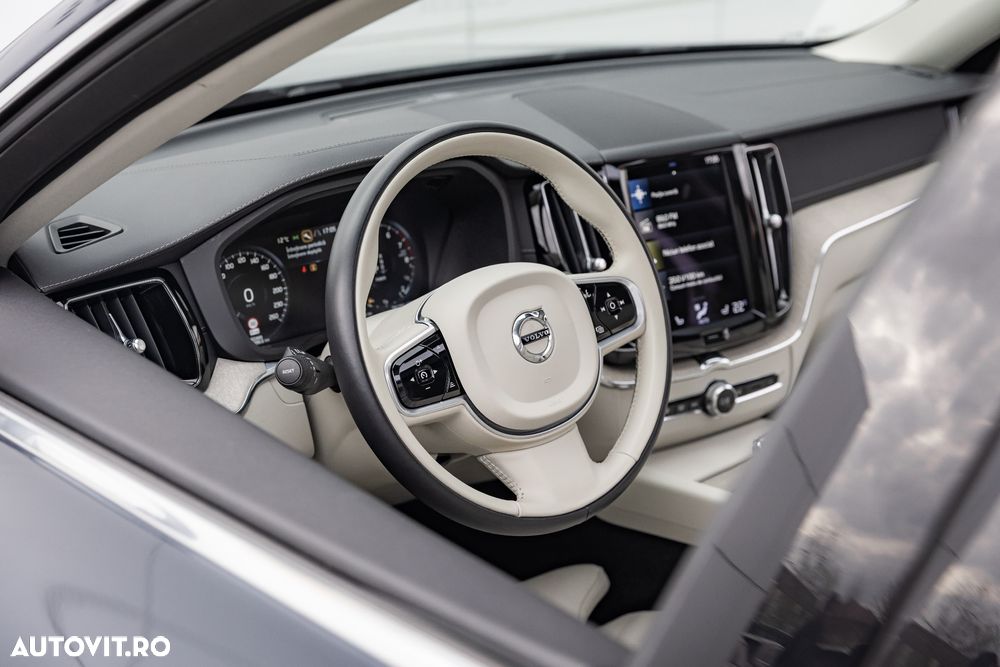 Volvo XC 60 Recharge T6 Twin Engine eAWD Inscription Expression - 5