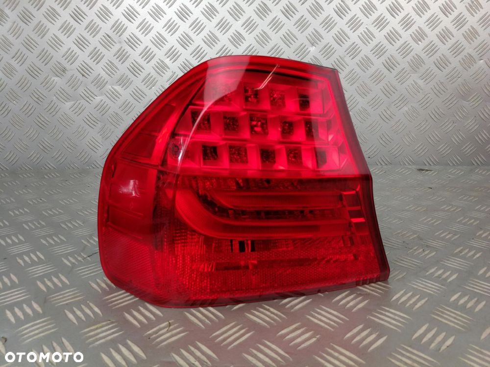 4871731 lampa lewy lewa tylna tył w błotnik BMW E90 LCI LIFT SEDAN EUROPA - 1