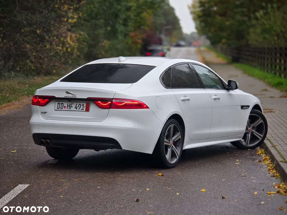 Jaguar XF 2.0 i4D AWD R-Sport - 4