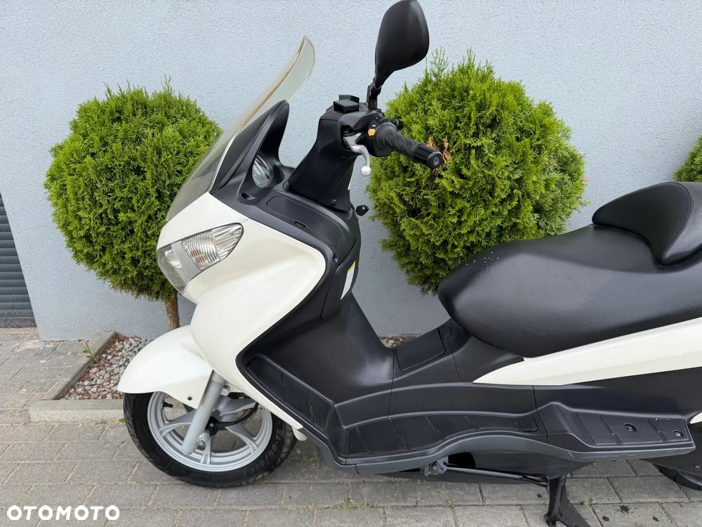 Suzuki Burgman - 29