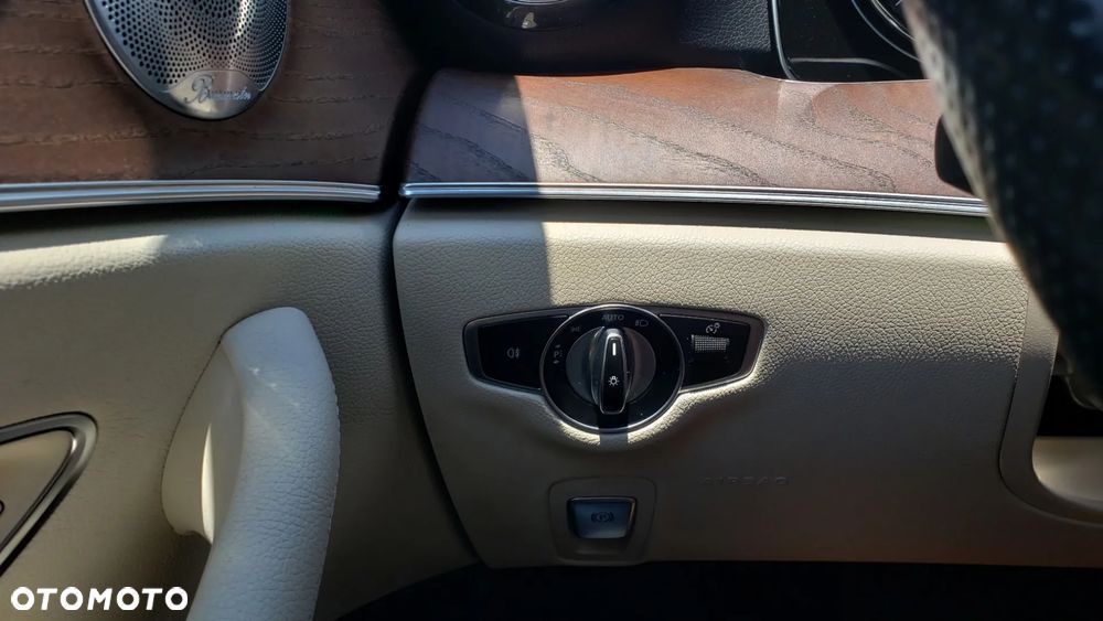 Mercedes-Benz Klasa E 300 9G-TRONIC - 11