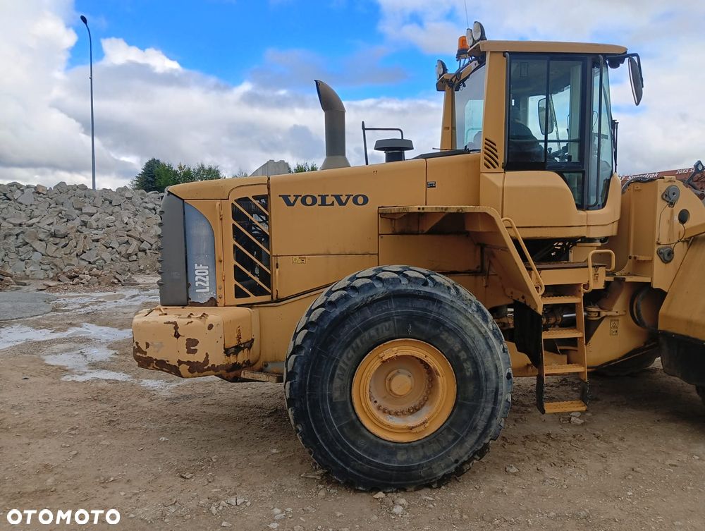 Volvo L220F - 6