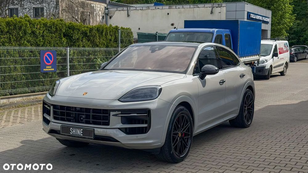 Porsche Cayenne - 2